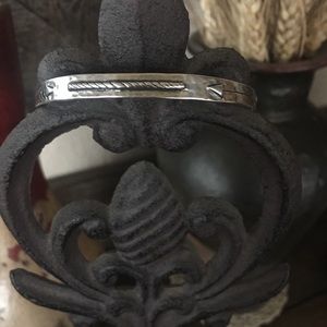 Silpada Sterling Silver Arrow Dynamic Bangle